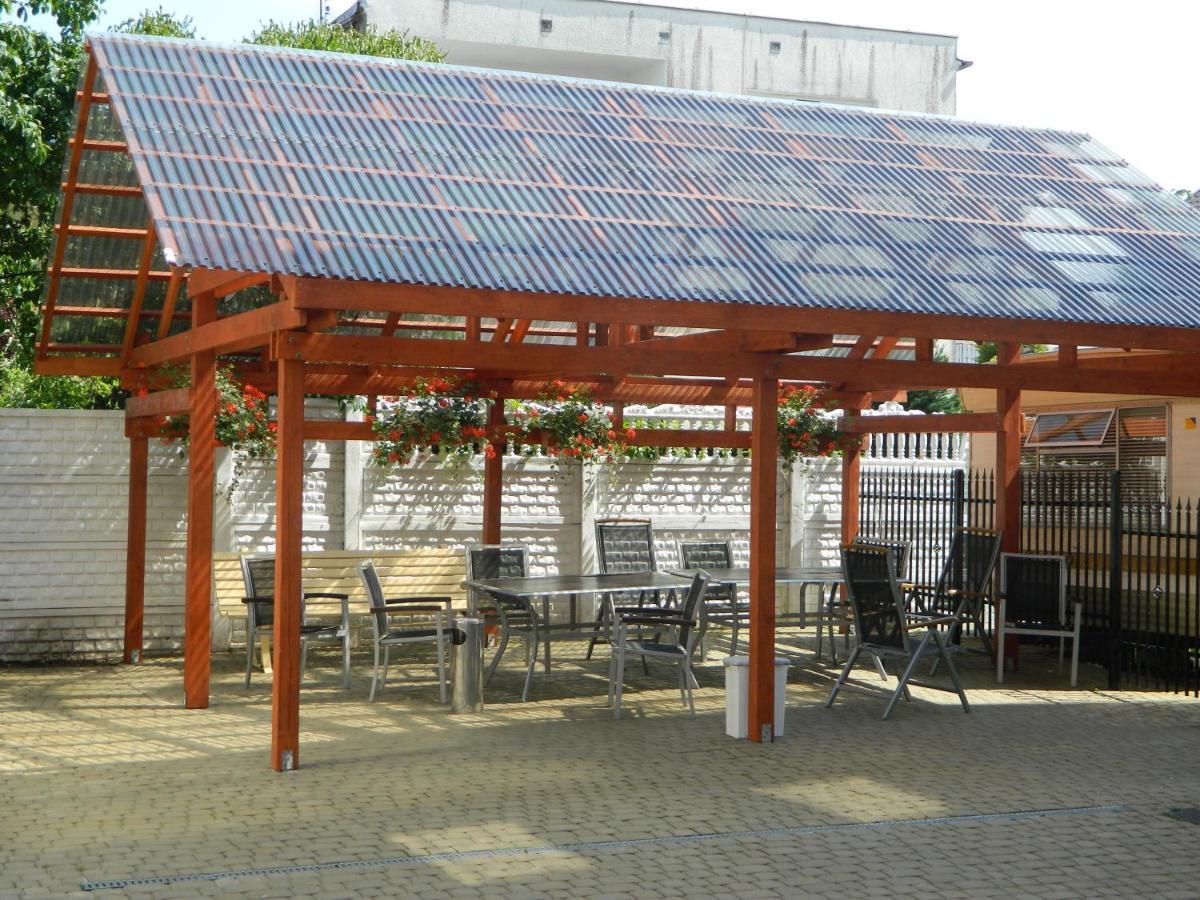 Pod Arkadami Hotel Darłówko Eksteriør billede