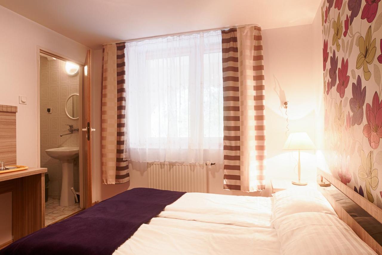 Pod Arkadami Hotel Darłówko Eksteriør billede