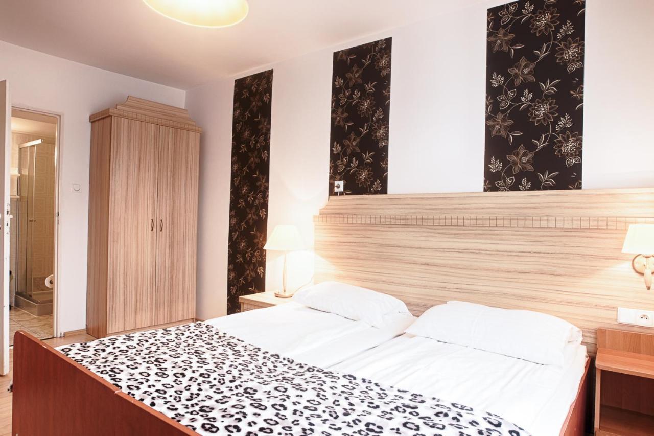Pod Arkadami Hotel Darłówko Eksteriør billede