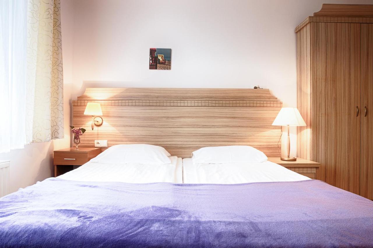 Pod Arkadami Hotel Darłówko Eksteriør billede